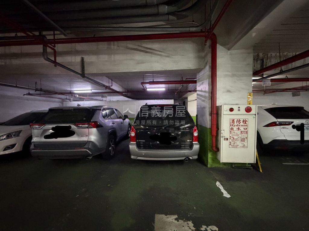 稀有空一六區四房房屋室內格局與周邊環境