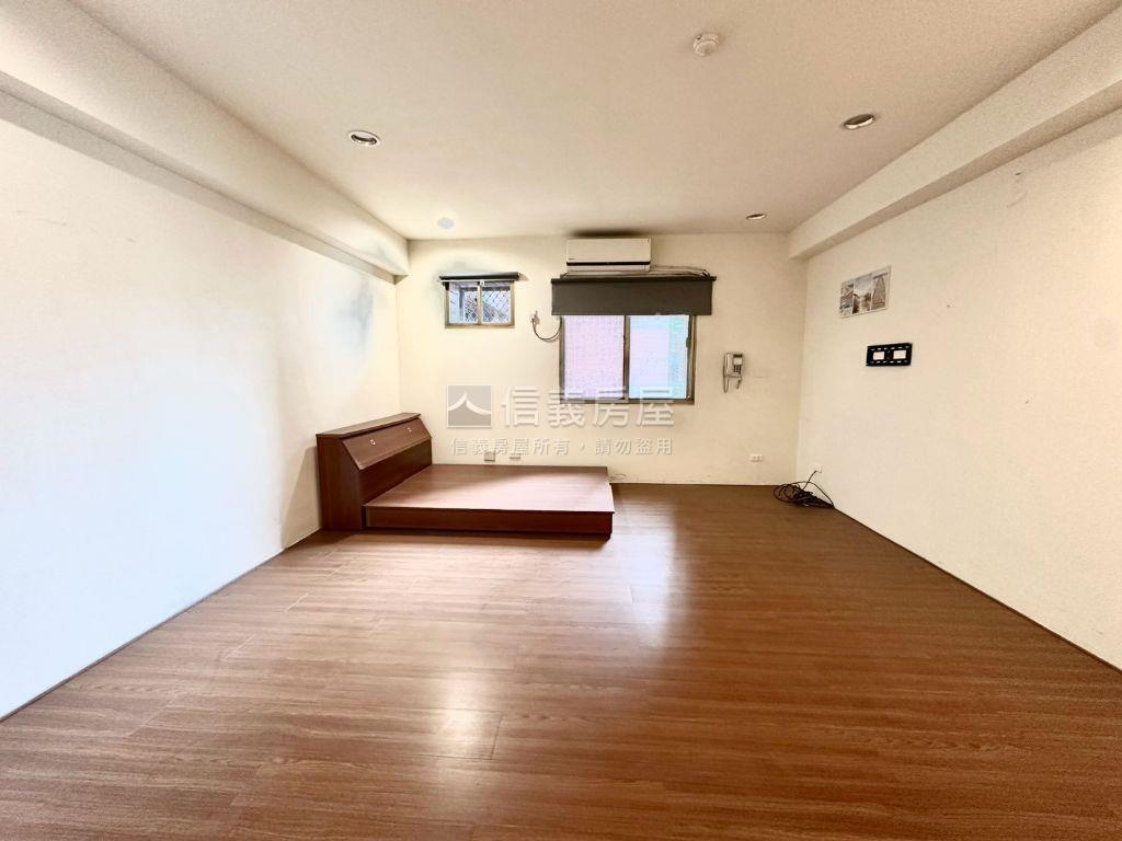 稀有釋出東光皇家三房車位房屋室內格局與周邊環境