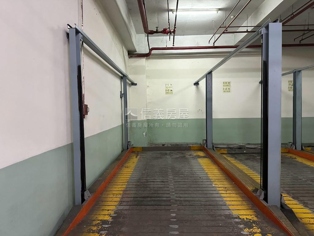 稀有釋出東光皇家三房車位房屋室內格局與周邊環境