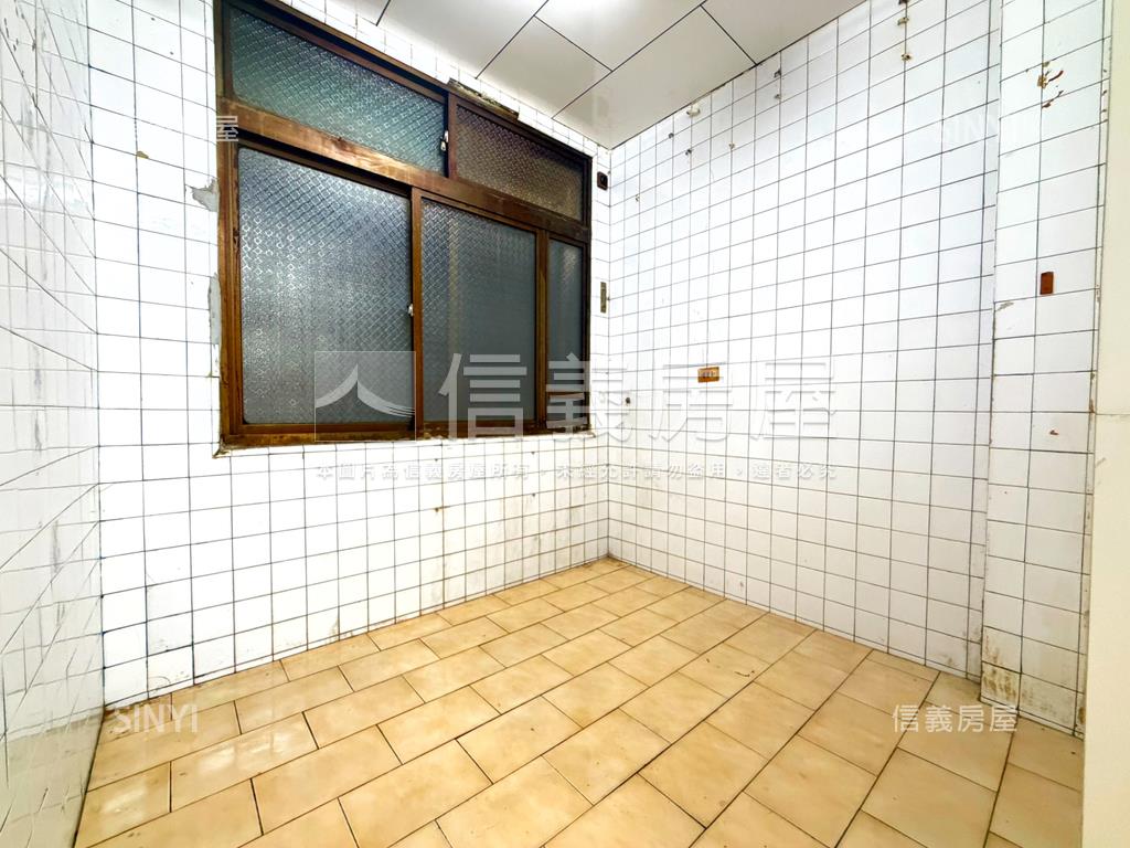 民生醫院旁．低總價店面房屋室內格局與周邊環境