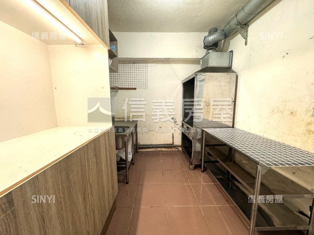 光復國館邊間店面房屋室內格局與周邊環境