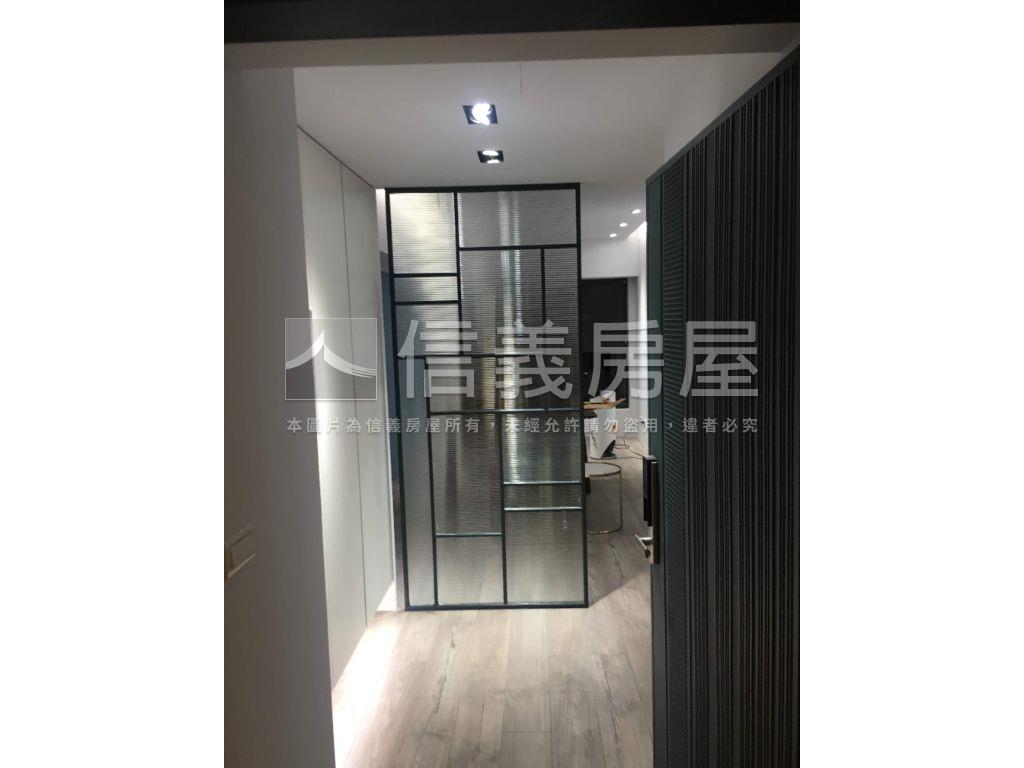 漂亮方正兩房車位房屋室內格局與周邊環境