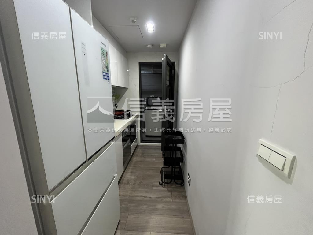 漂亮方正兩房車位房屋室內格局與周邊環境