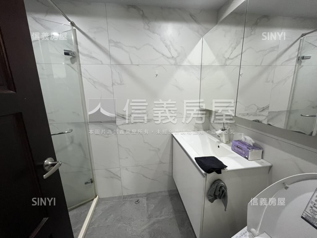 漂亮方正兩房車位房屋室內格局與周邊環境