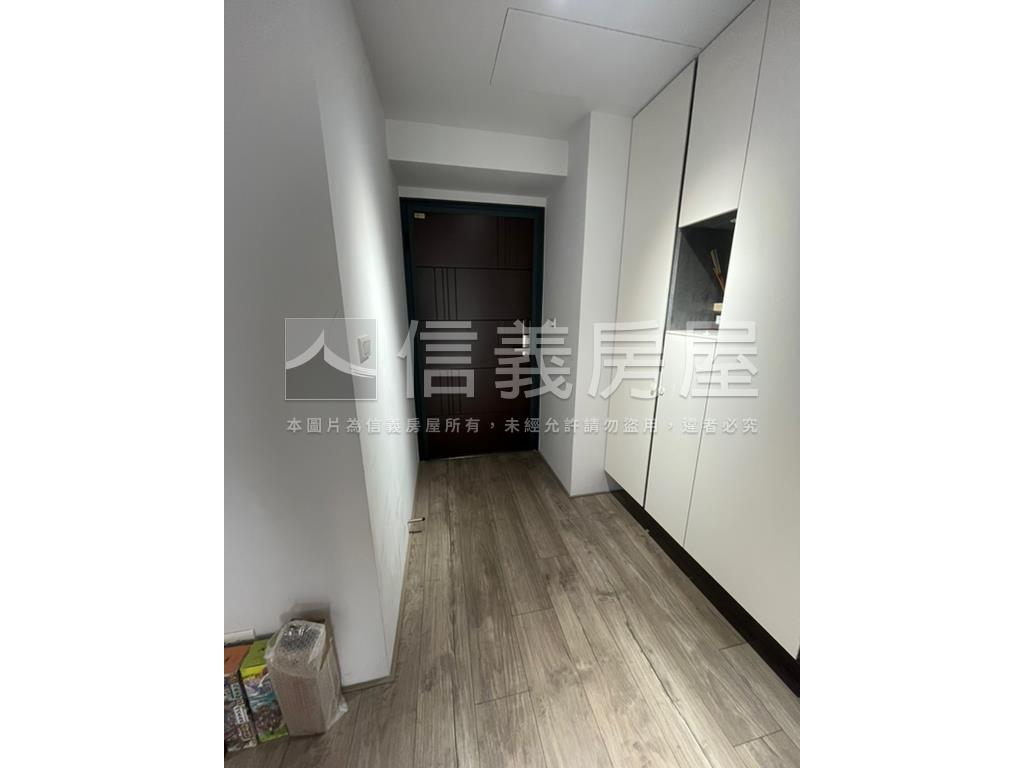 漂亮方正兩房車位房屋室內格局與周邊環境