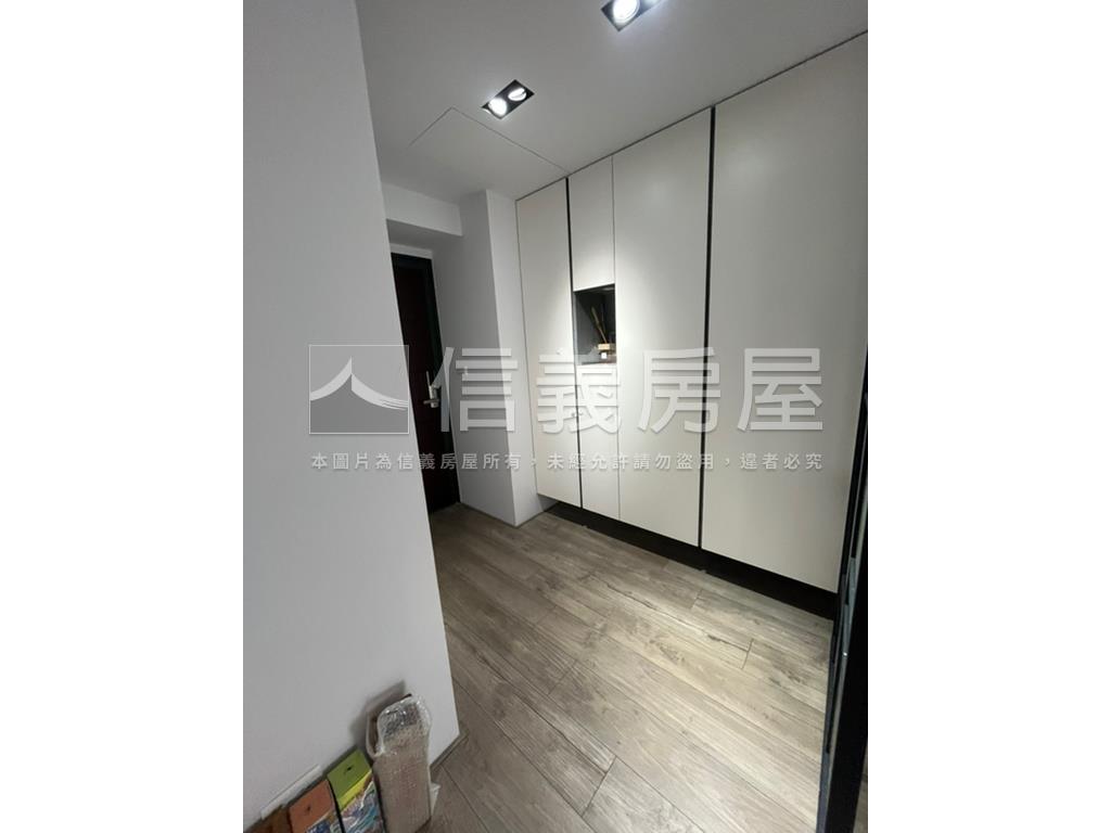 漂亮方正兩房車位房屋室內格局與周邊環境