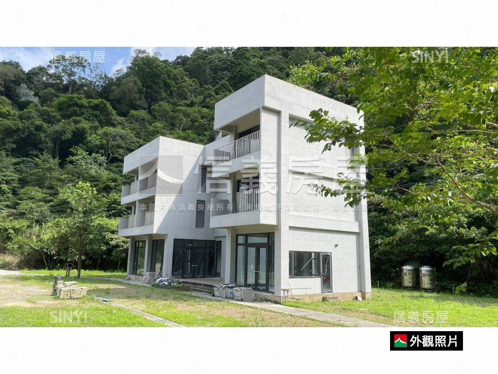 無人住過清水模別墅Ｂ房屋室內格局與周邊環境
