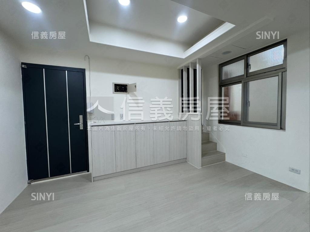 稀有基隆路燙金門牌釋出房屋室內格局與周邊環境