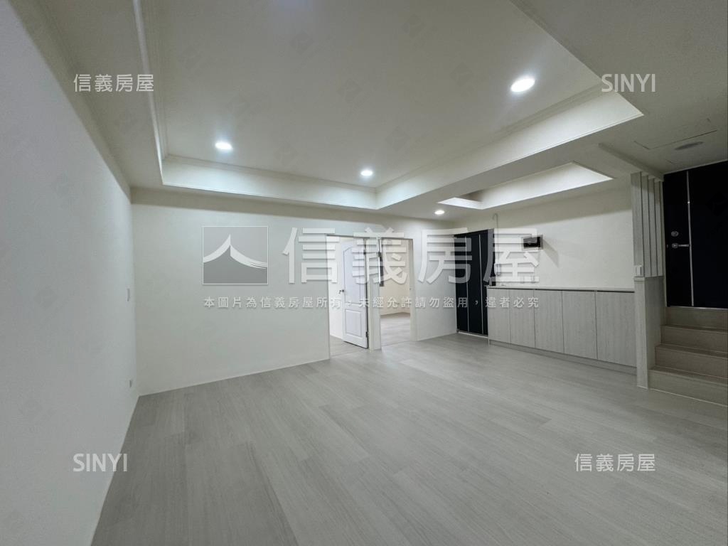 稀有基隆路燙金門牌釋出房屋室內格局與周邊環境