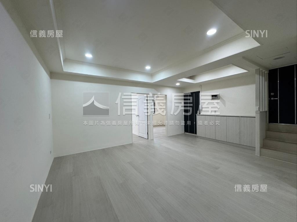 稀有基隆路燙金門牌釋出房屋室內格局與周邊環境