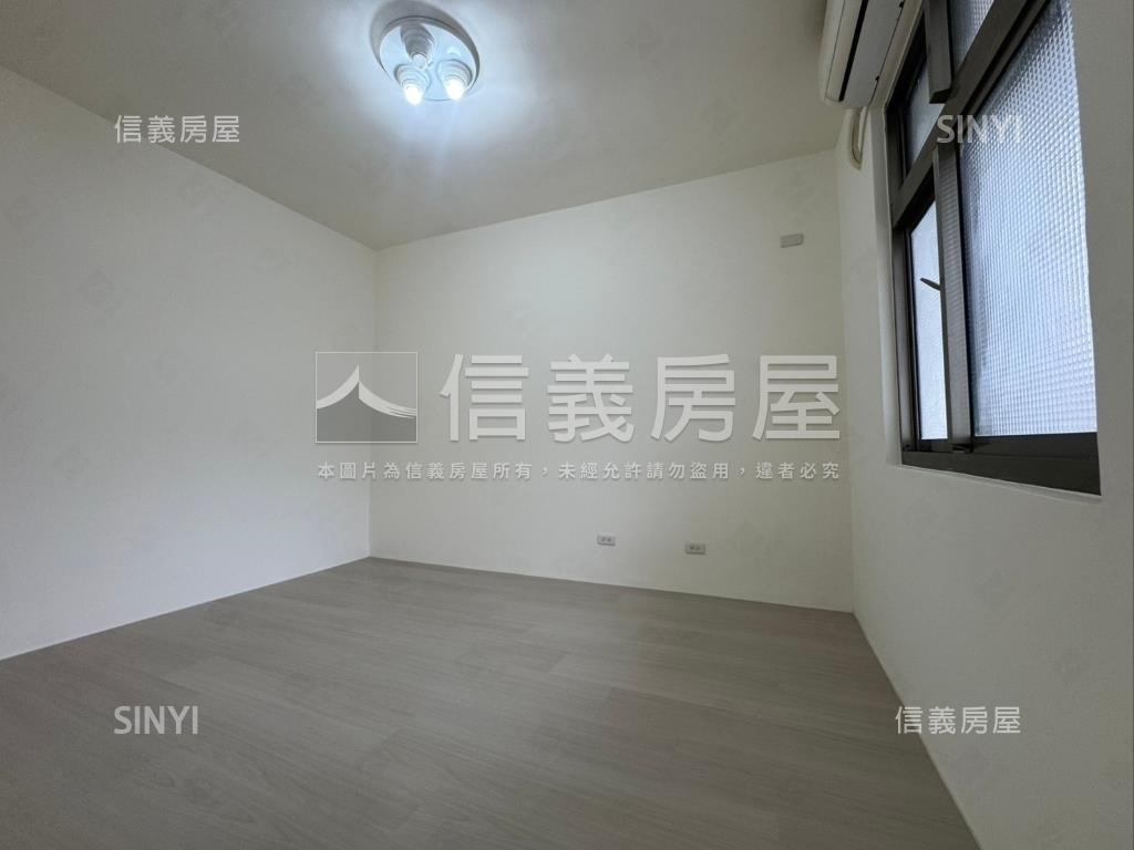稀有基隆路燙金門牌釋出房屋室內格局與周邊環境