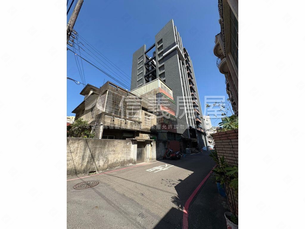 近巨城綠帶大三房房屋室內格局與周邊環境