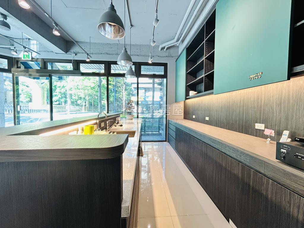 迴龍國小．三角窗金店面房屋室內格局與周邊環境