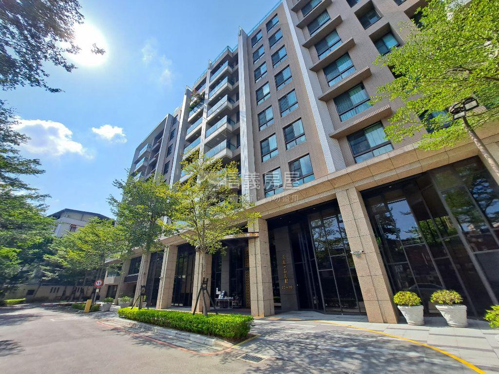 迴龍國小．三角窗金店面房屋室內格局與周邊環境
