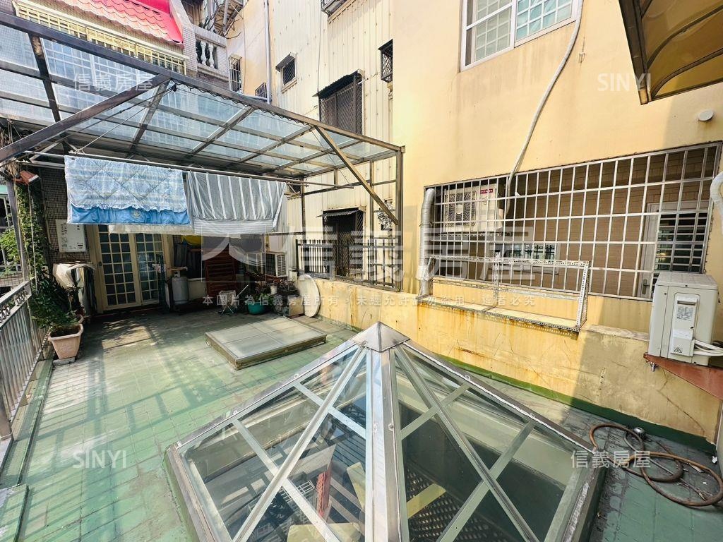 近捷運古典歐式大地坪豪墅房屋室內格局與周邊環境