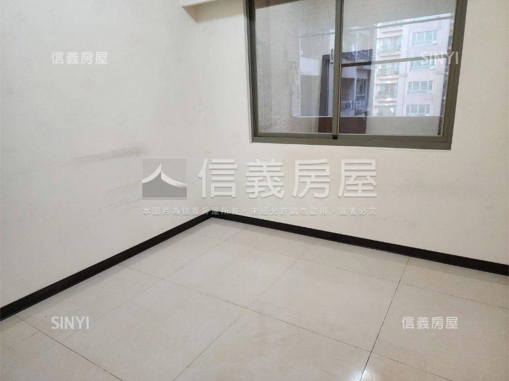 花園經典雙車位豪邸房屋室內格局與周邊環境