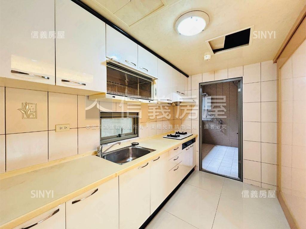 花園經典雙車位豪邸房屋室內格局與周邊環境