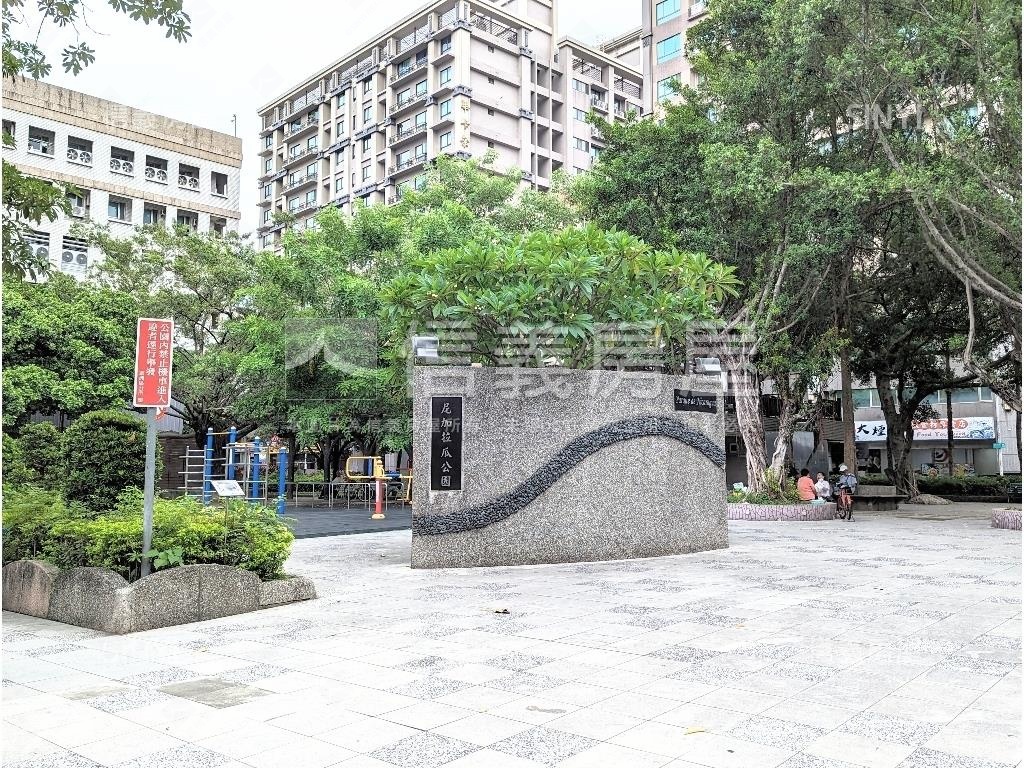 花園經典近捷運面公園房屋室內格局與周邊環境