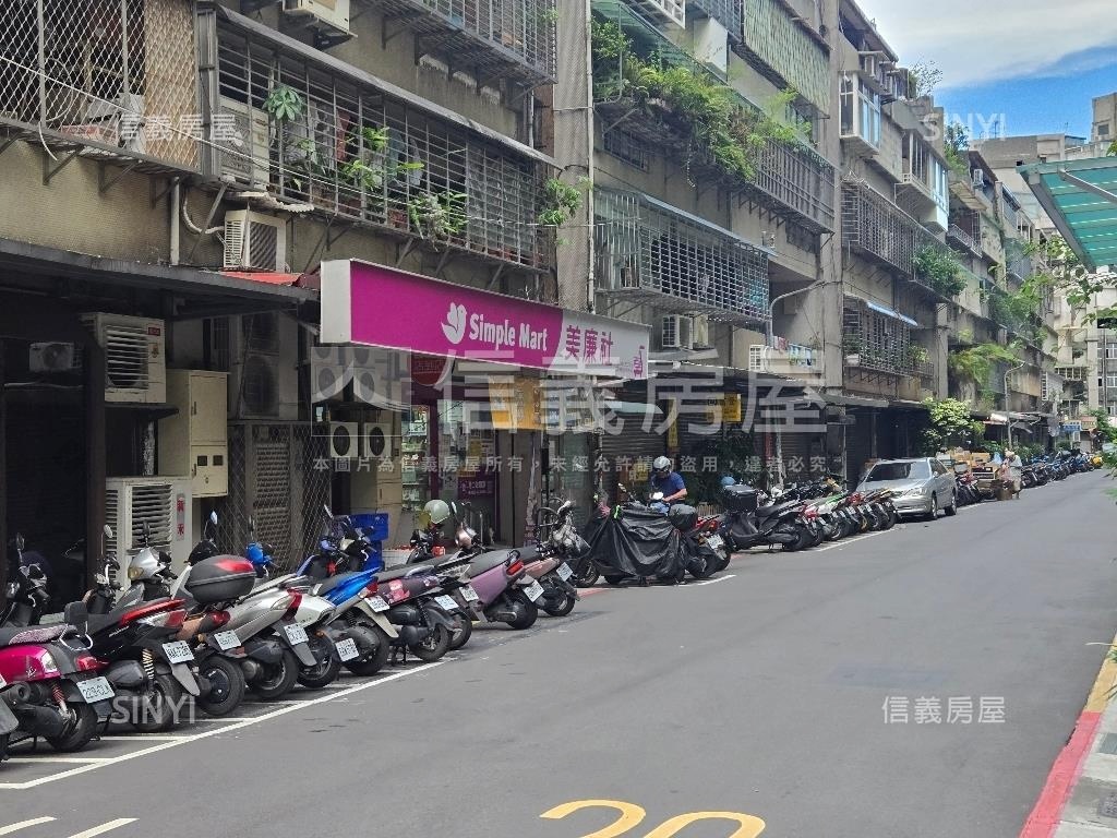 穩定金店面收租潛力佳房屋室內格局與周邊環境