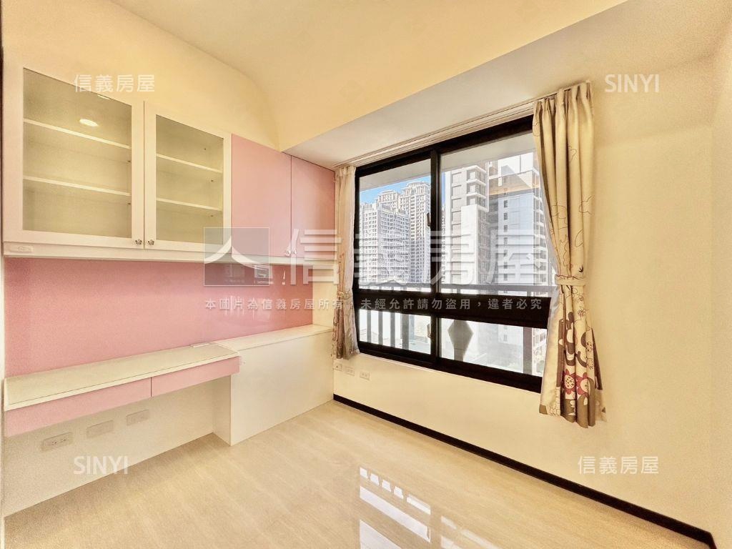 朝西南時代花園三房雙車位房屋室內格局與周邊環境