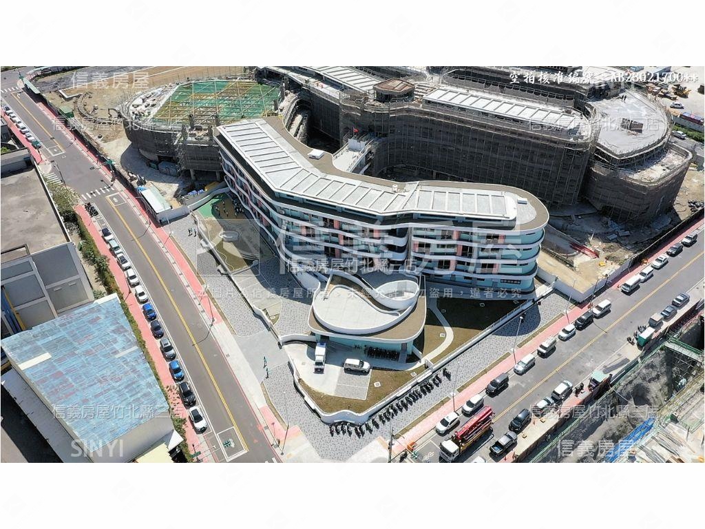 朝西南時代花園三房雙車位房屋室內格局與周邊環境