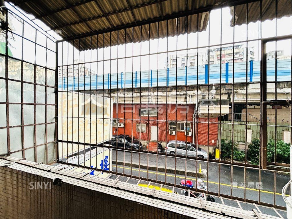 國泰建設近捷運套房房屋室內格局與周邊環境