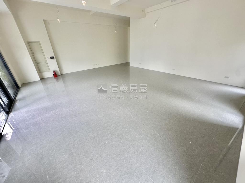全新精蒔講義九米面寬店面房屋室內格局與周邊環境