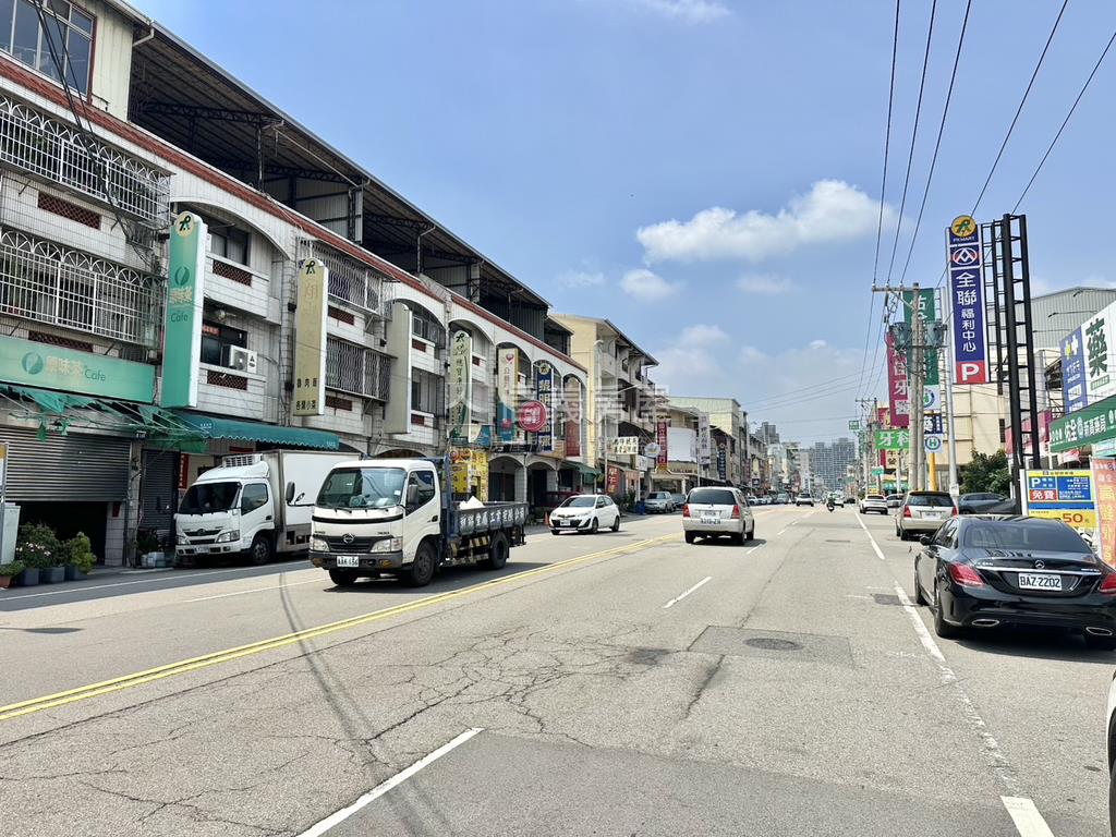 全新精蒔講義九米面寬店面房屋室內格局與周邊環境