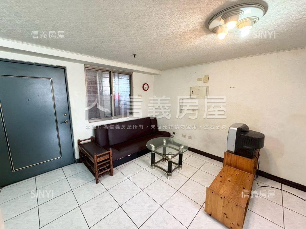 愛人！次頂樓視野☆露臺戶房屋室內格局與周邊環境
