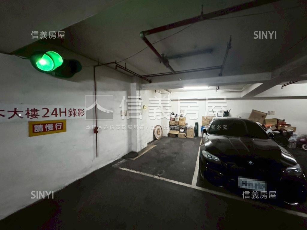 愛人！次頂樓視野☆露臺戶房屋室內格局與周邊環境