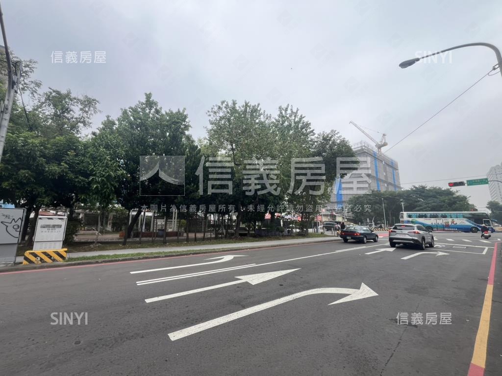 達麗冶翠三房樹梢孝親戶房屋室內格局與周邊環境