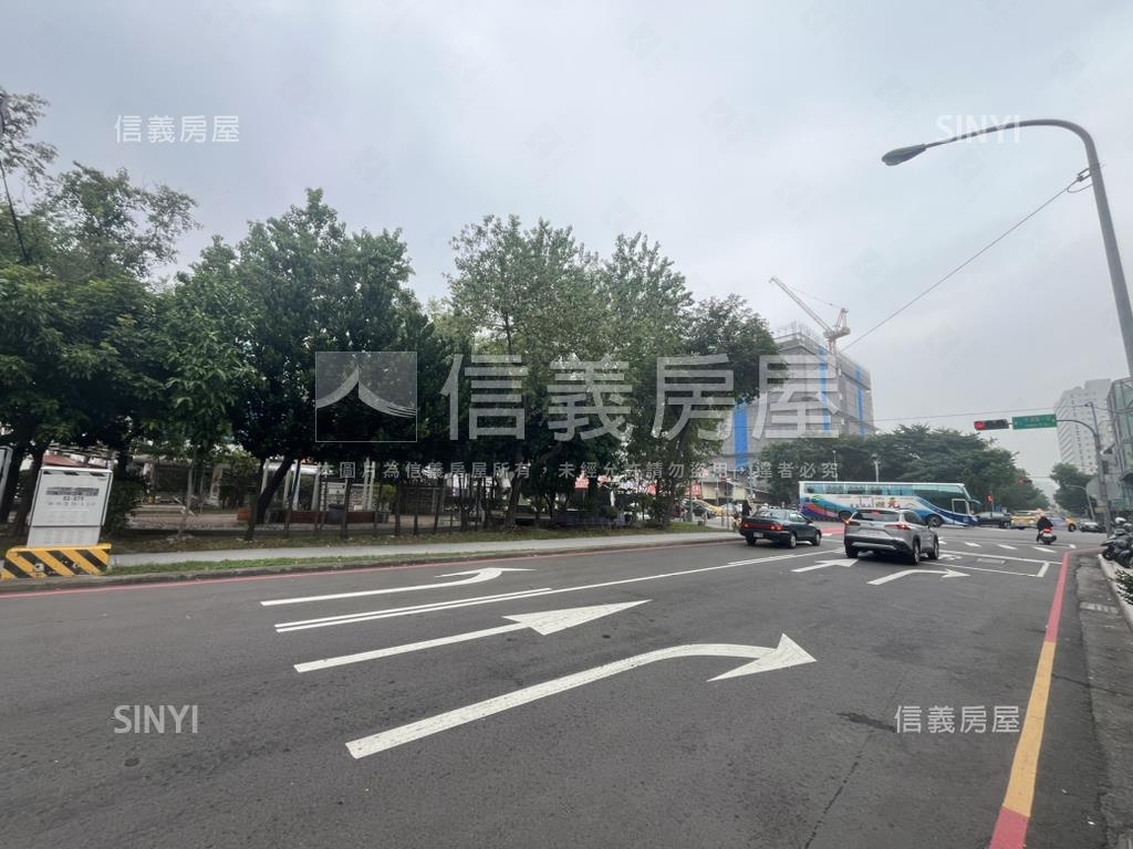 達麗冶翠三房樹梢孝親戶房屋室內格局與周邊環境