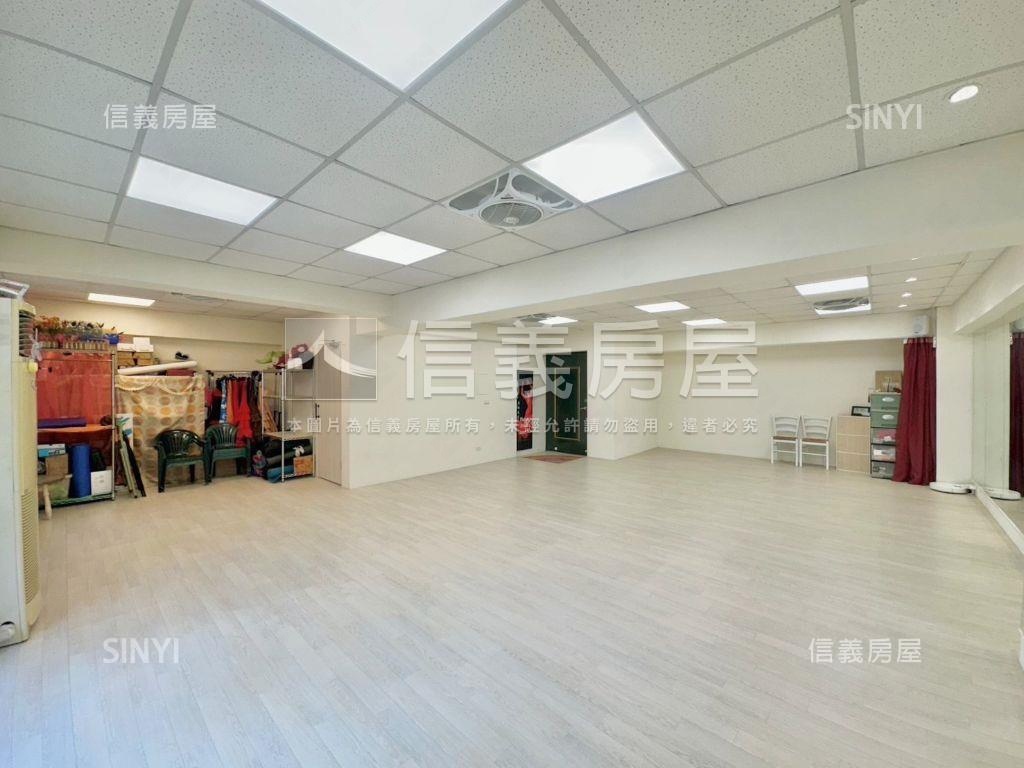 近巨城中央路大空間房屋室內格局與周邊環境