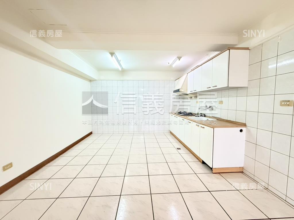 西屯美３房房屋室內格局與周邊環境