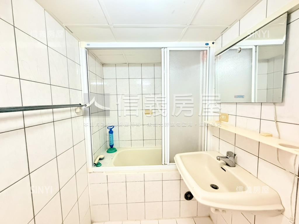 西屯美３房房屋室內格局與周邊環境