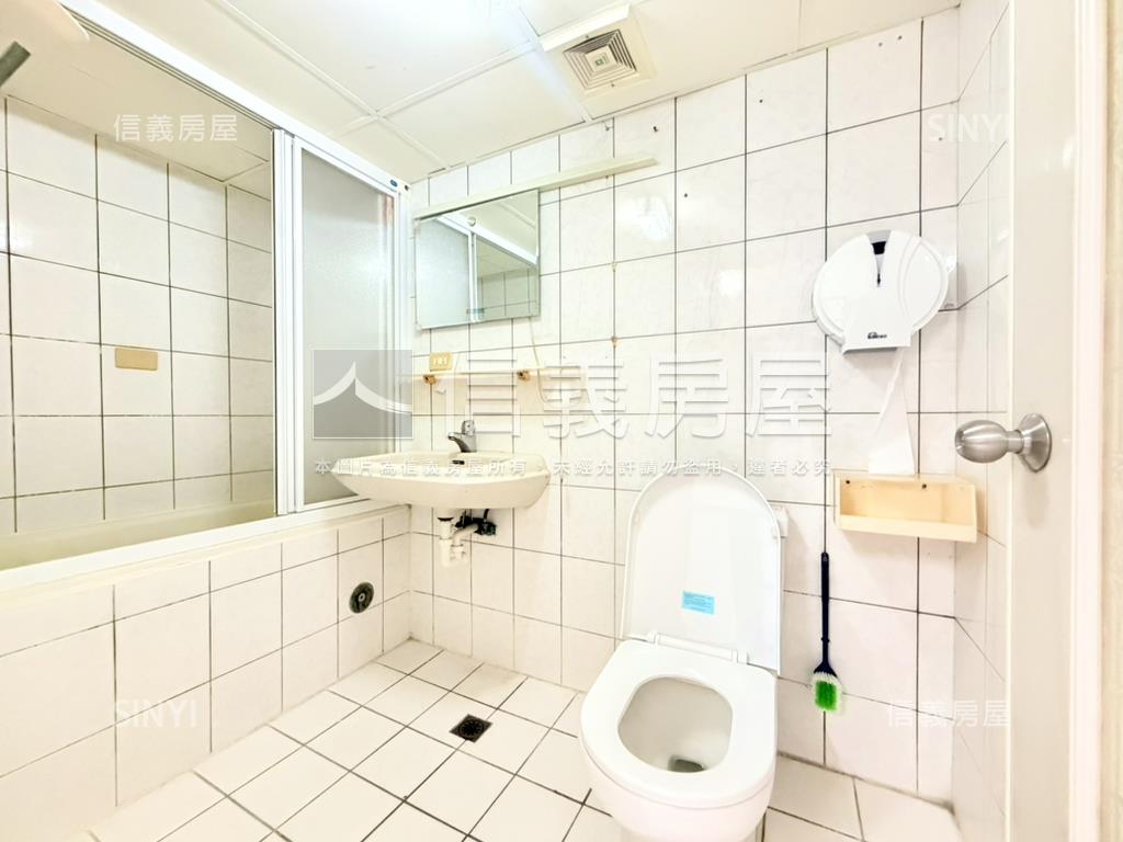 西屯美３房房屋室內格局與周邊環境