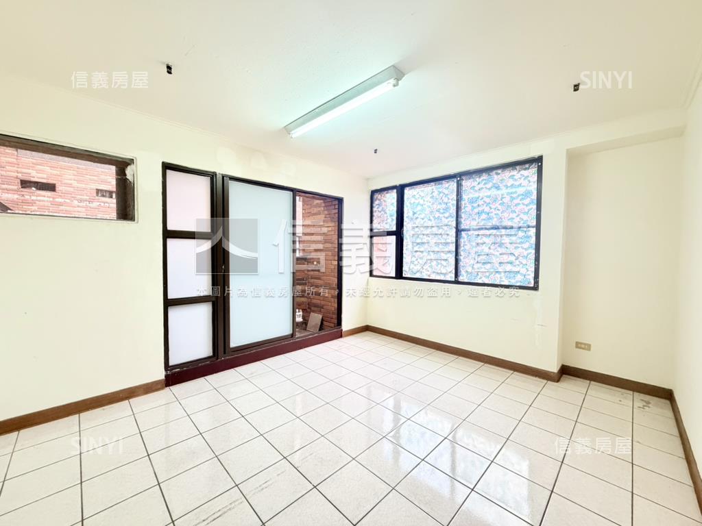 西屯美３房房屋室內格局與周邊環境