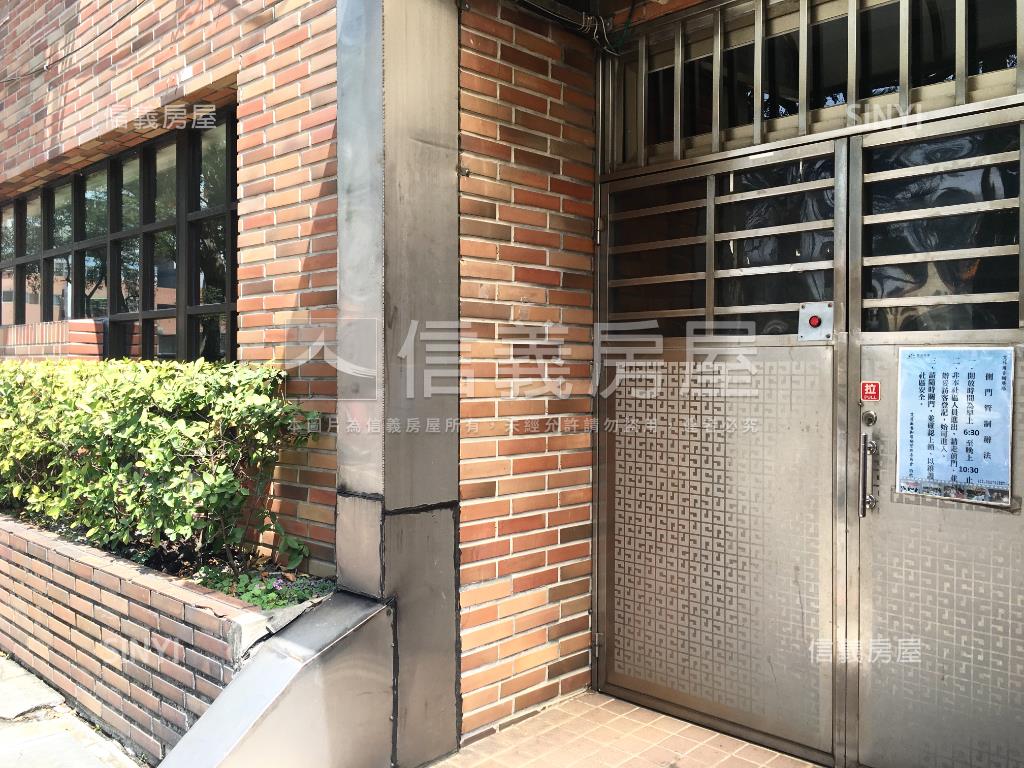 西屯美３房房屋室內格局與周邊環境