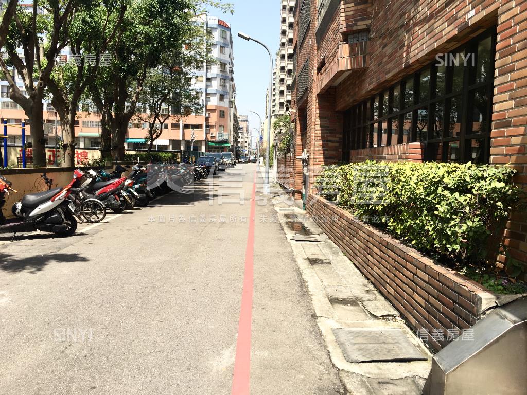 西屯美３房房屋室內格局與周邊環境