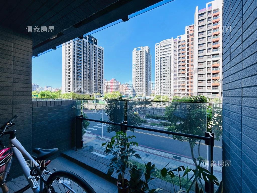 德友秀川四房車位房屋室內格局與周邊環境