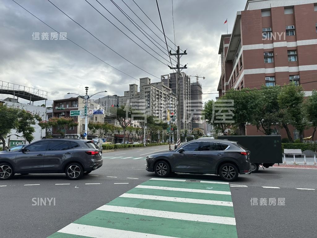 建國國宅全家店面房屋室內格局與周邊環境