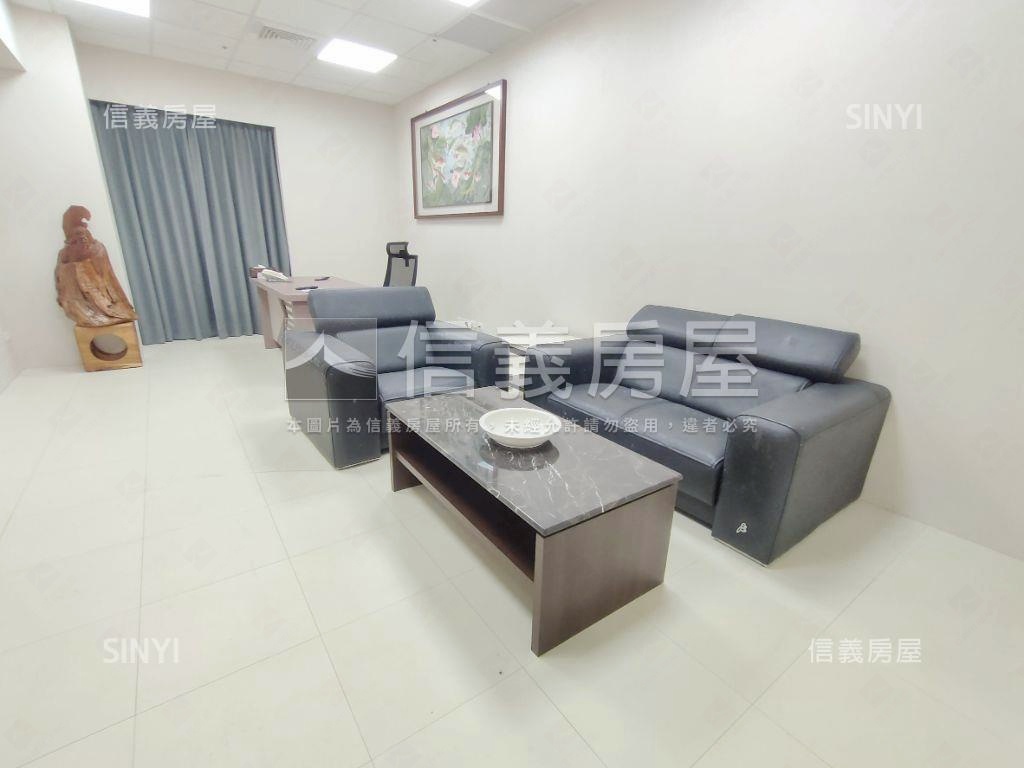 小遠百旁新板特區店面房屋室內格局與周邊環境