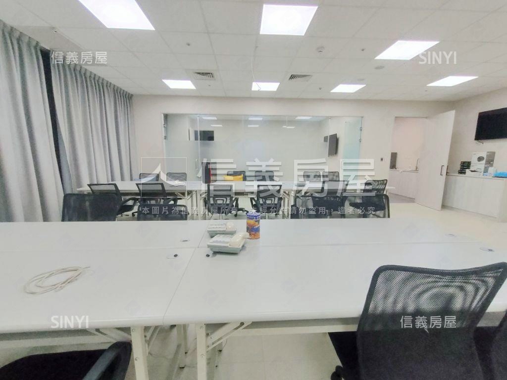 小遠百旁新板特區店面房屋室內格局與周邊環境