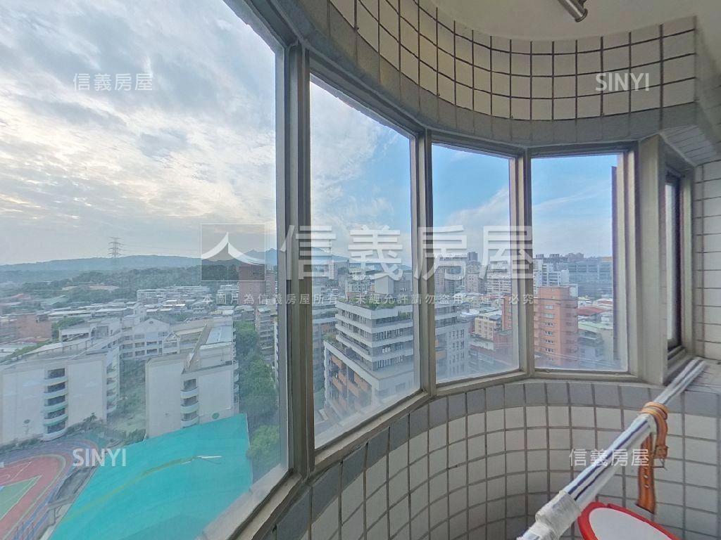 關渡雙子星景觀四房車位房屋室內格局與周邊環境