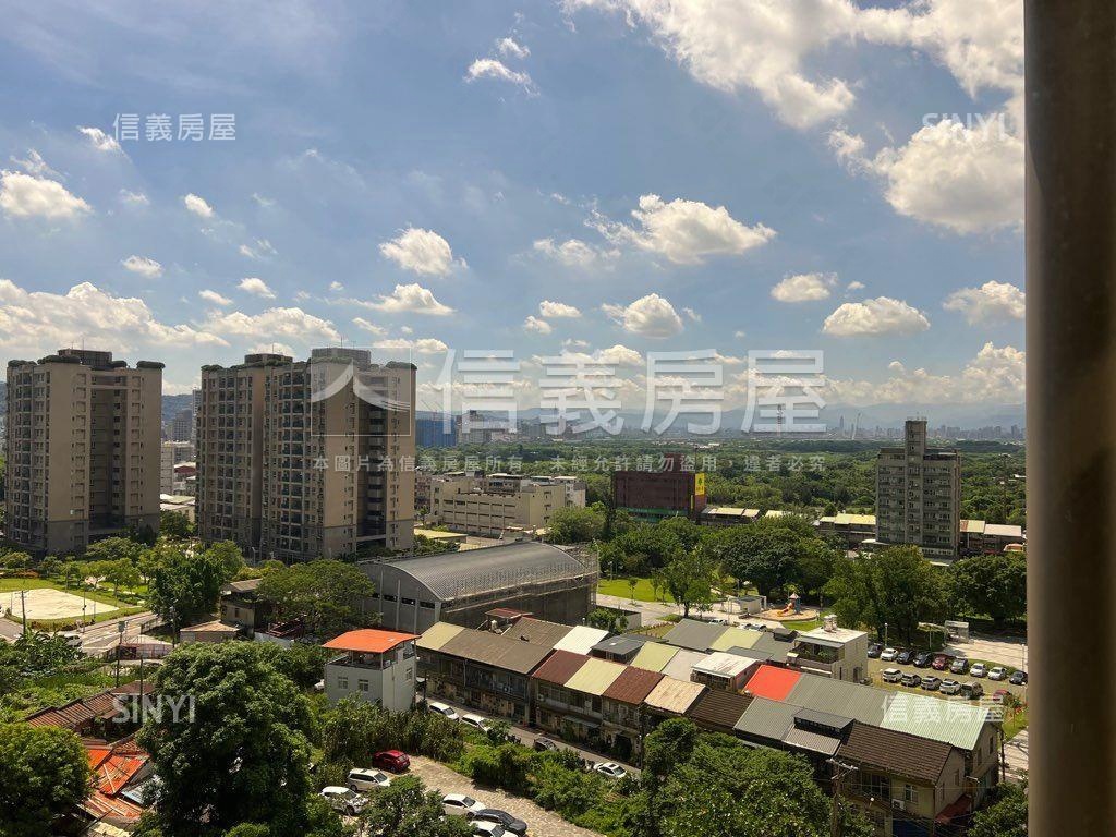 新天鵝堡三房高樓層房屋室內格局與周邊環境