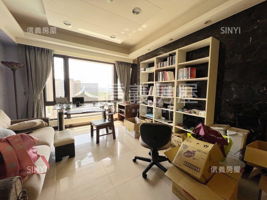 新天鵝堡三房高樓層房屋室內格局與周邊環境