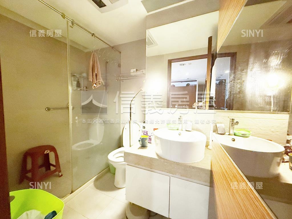 新天鵝堡三房高樓層房屋室內格局與周邊環境