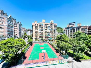明湖學區正面公園電梯３房