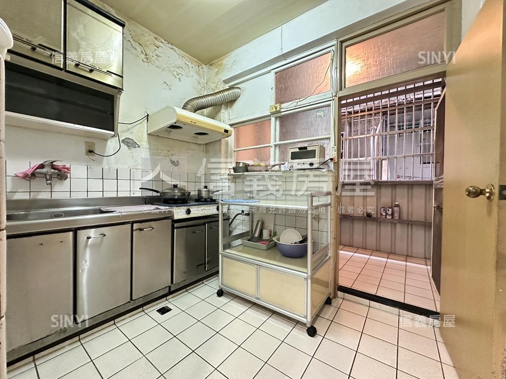 民族街大空間２樓房屋室內格局與周邊環境