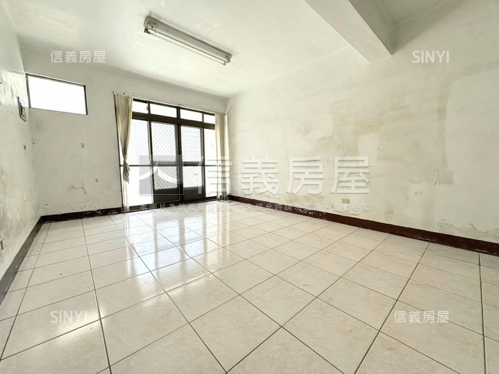 鳳仁路邊間棒棒透天房屋室內格局與周邊環境